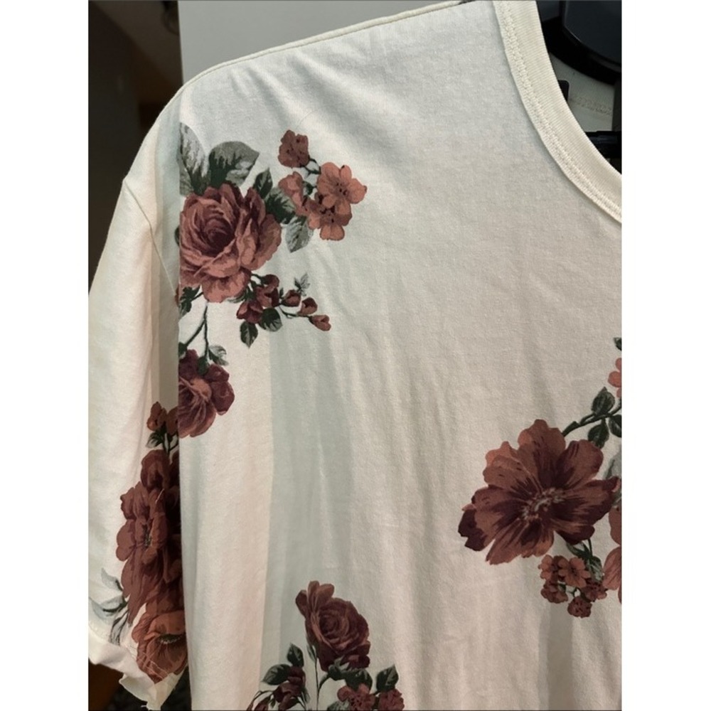 Torrid T-Shirt Womens 2 Ivory Floral Raw Hem Boho Cottagecore Grunge Tee - Picture 5 of 6